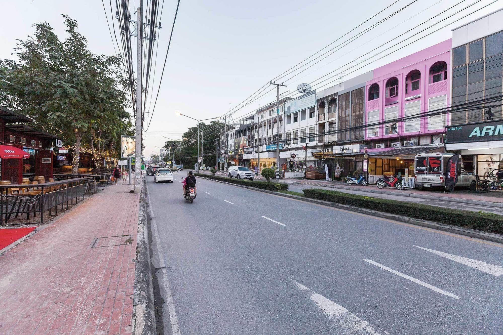 Bloomz Hostel Chiang Mai Eksteriør billede